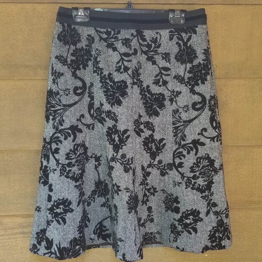 🖤 Ann Taylor Skirt 🖤